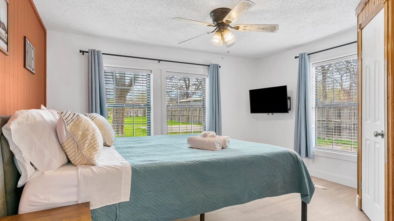 Photo of Bedroom in River Oaks