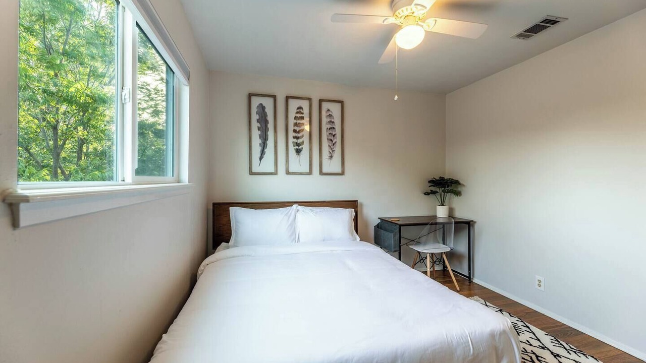 Photo of Bedroom in North Austin Civic Association