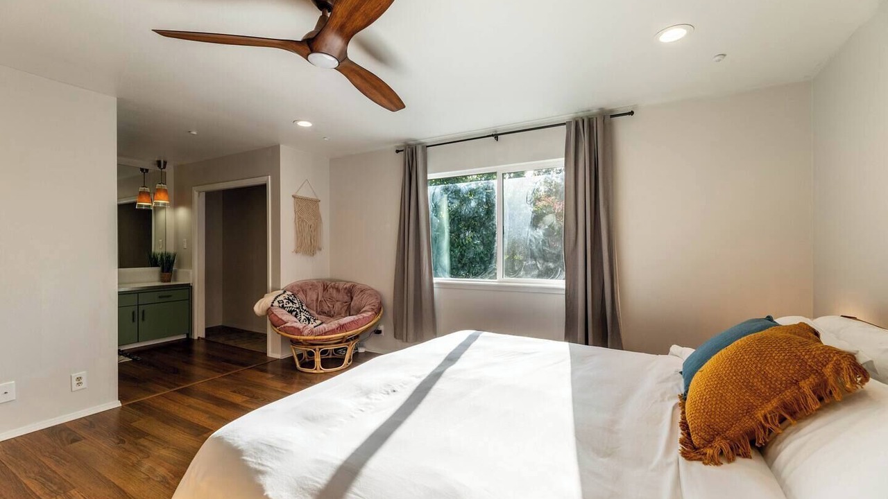 Photo of Bedroom in North Austin Civic Association