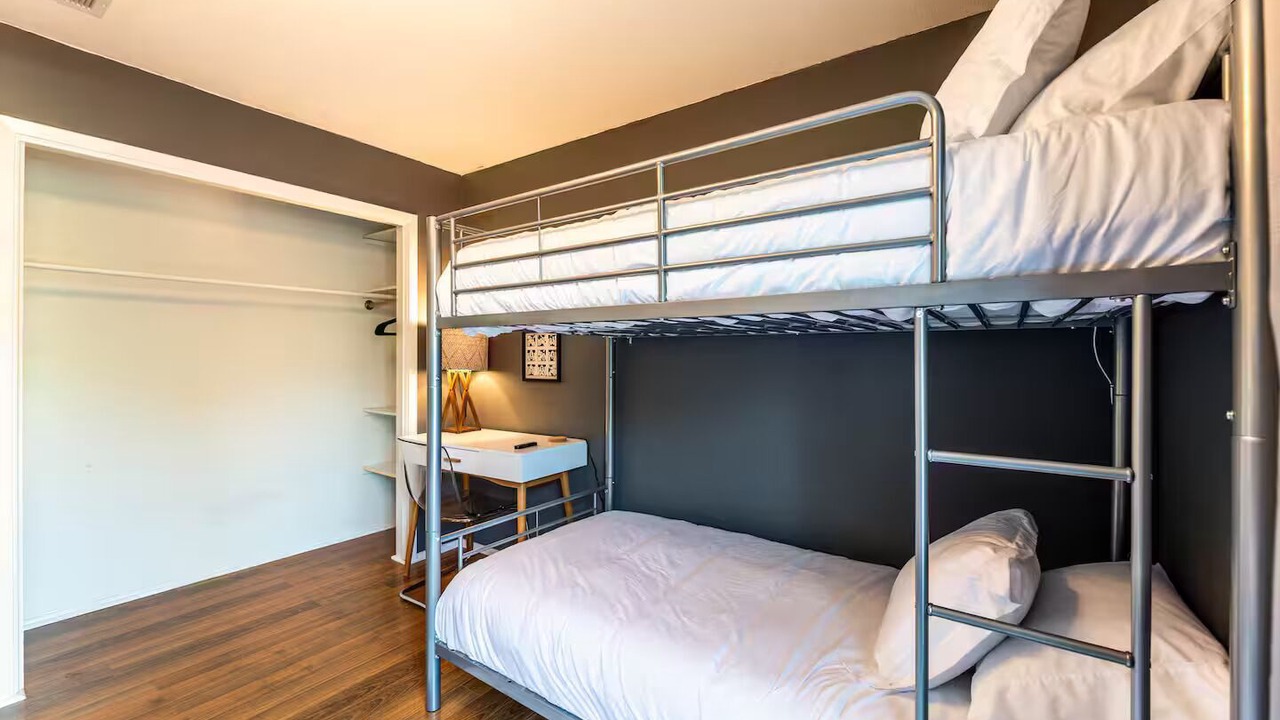 Photo of Bedroom in North Austin Civic Association