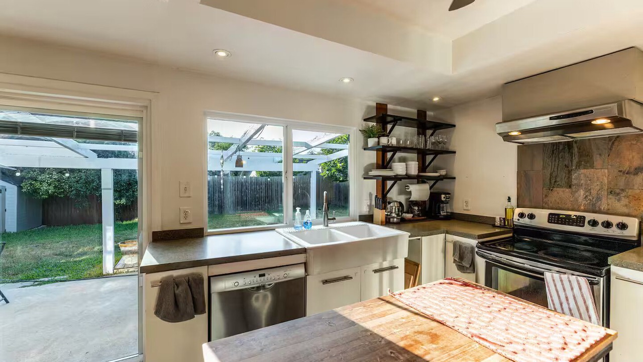 Photo of Kitchen in North Austin Civic Association