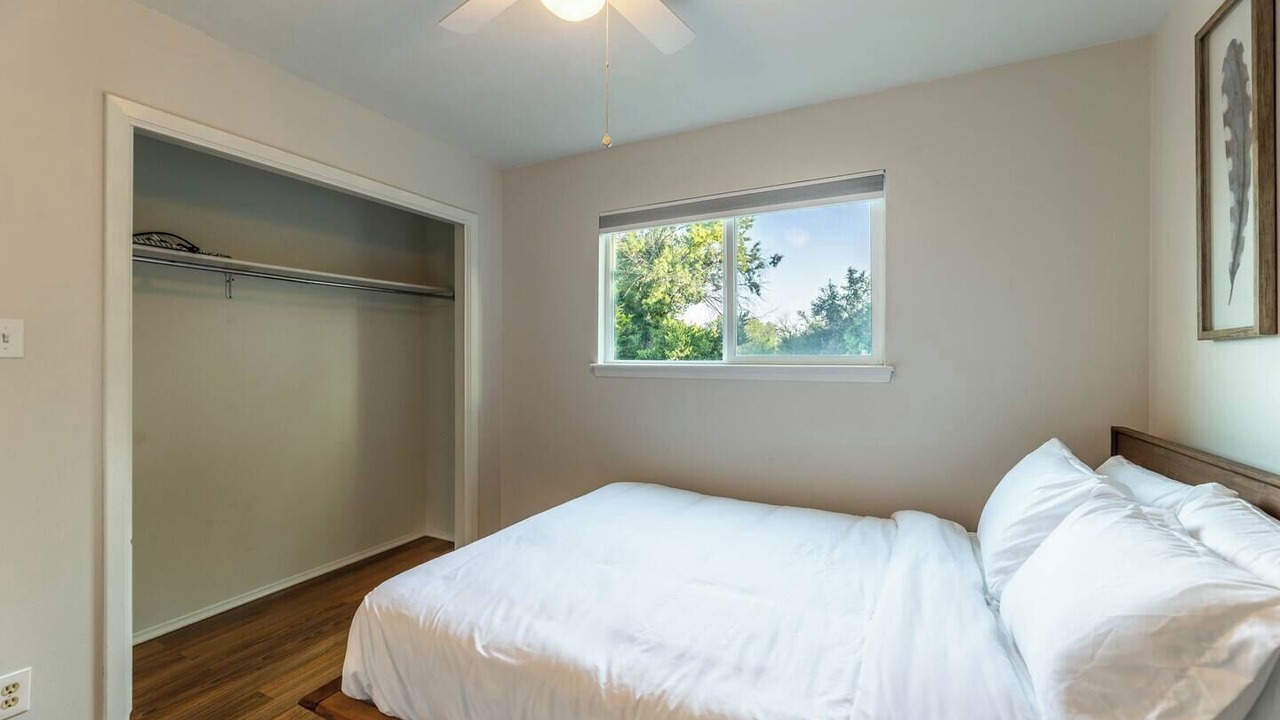 Photo of Bedroom in North Austin Civic Association