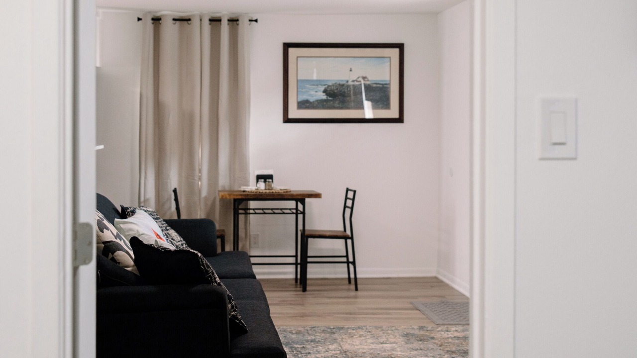 Photo of Livingroom in Sayles Blvd. Area
