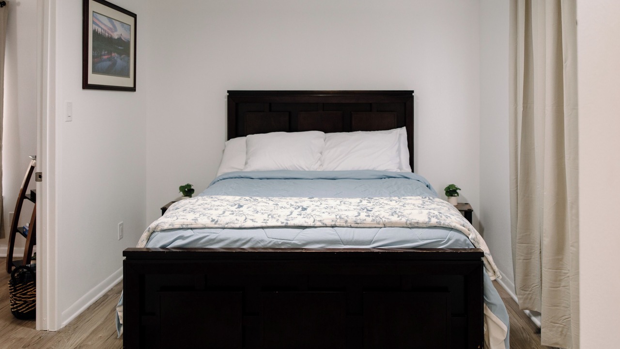 Photo of Bedroom in Sayles Blvd. Area