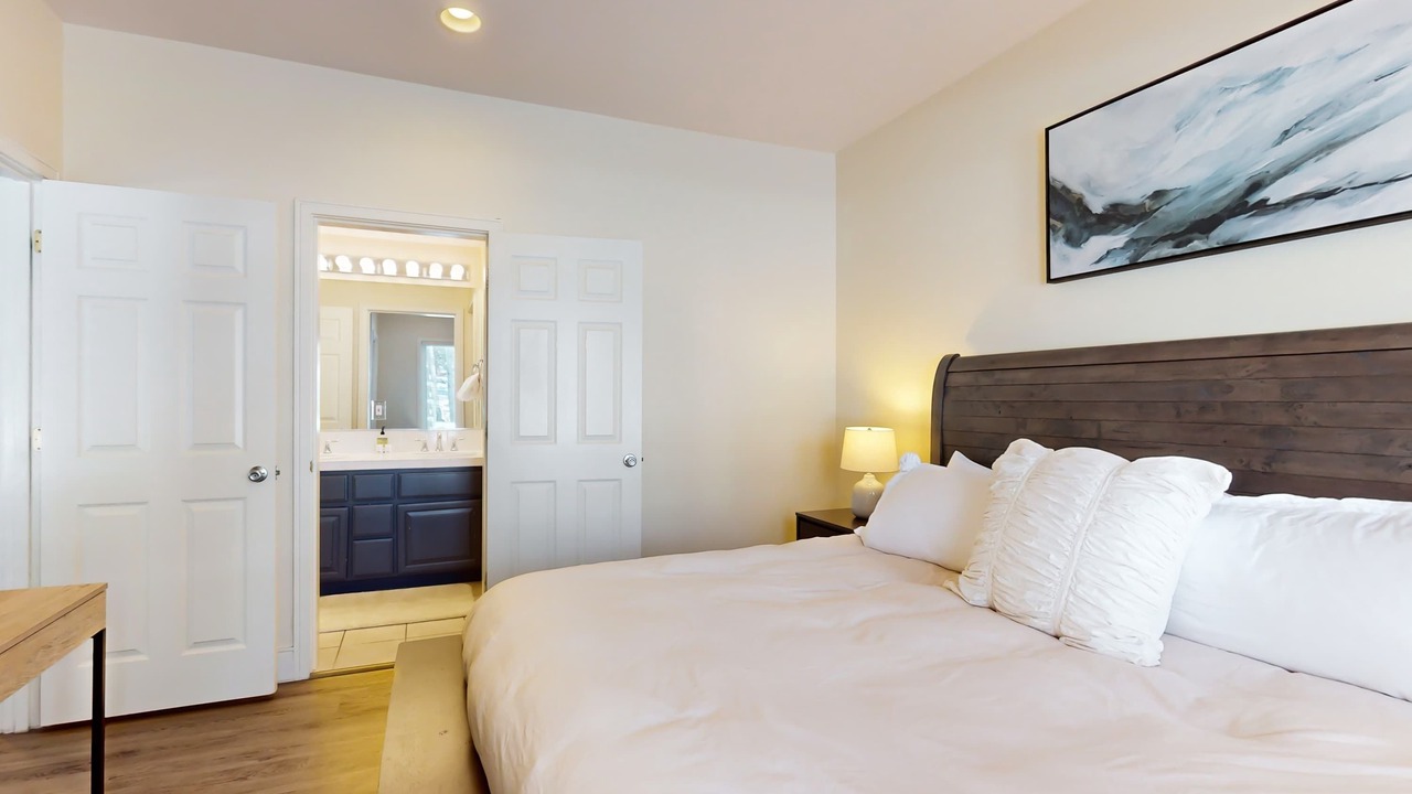 Photo of Bedroom in Broken Top