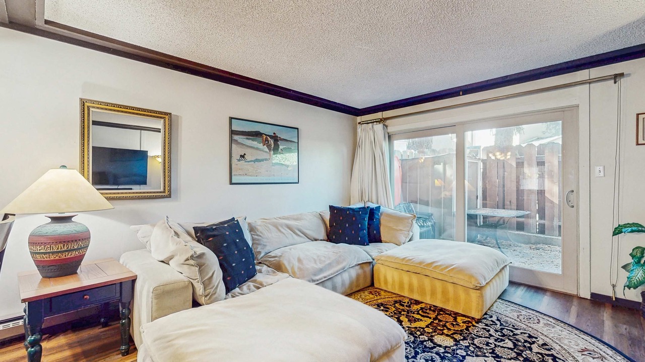 Photo of Livingroom in Tahoya Shores
