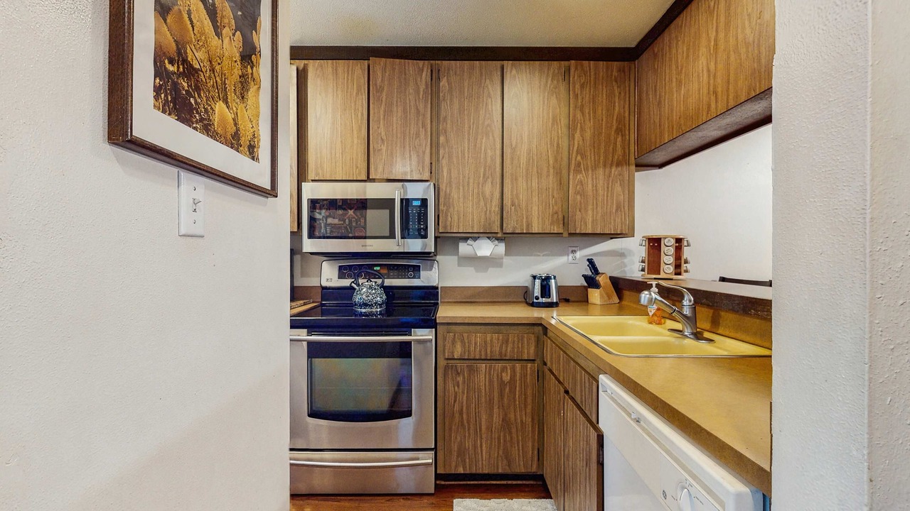 Photo of Kitchen in Tahoya Shores