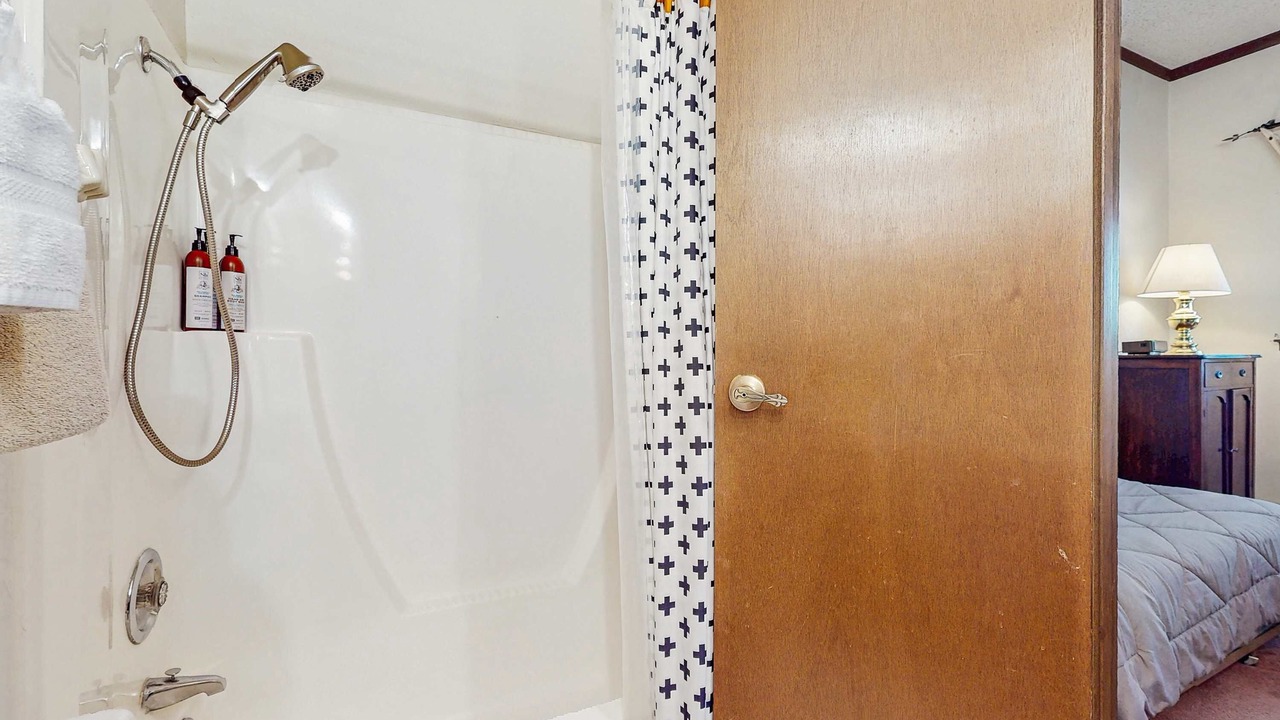 Photo of Bathroom in Tahoya Shores
