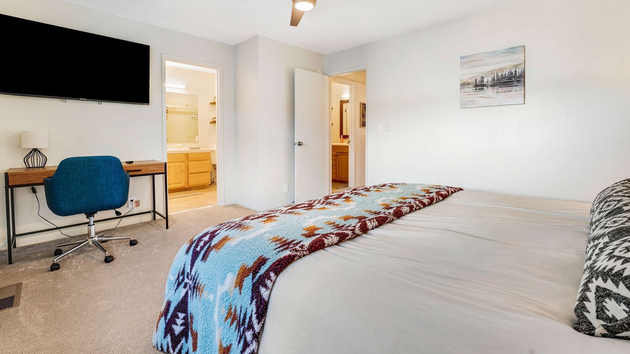 Photo of Bedroom in Lake Forest