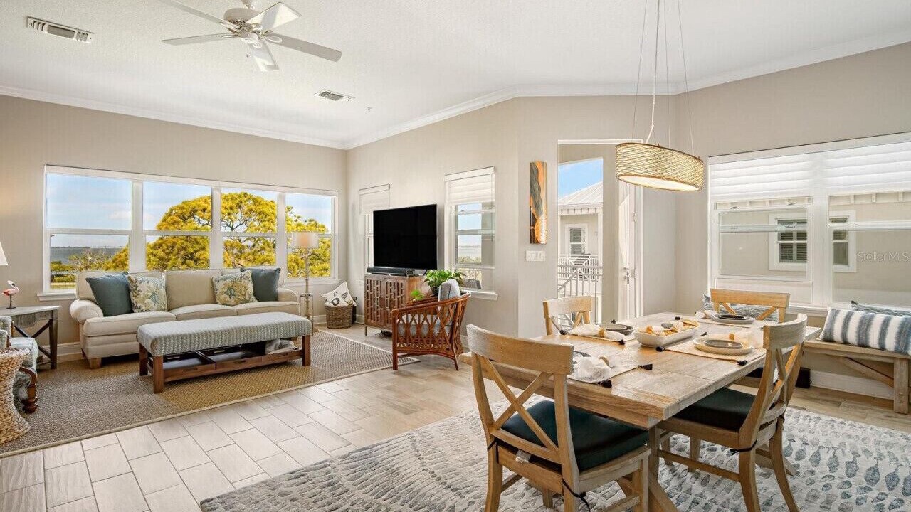 Photo of Livingroom in Whitney Beach