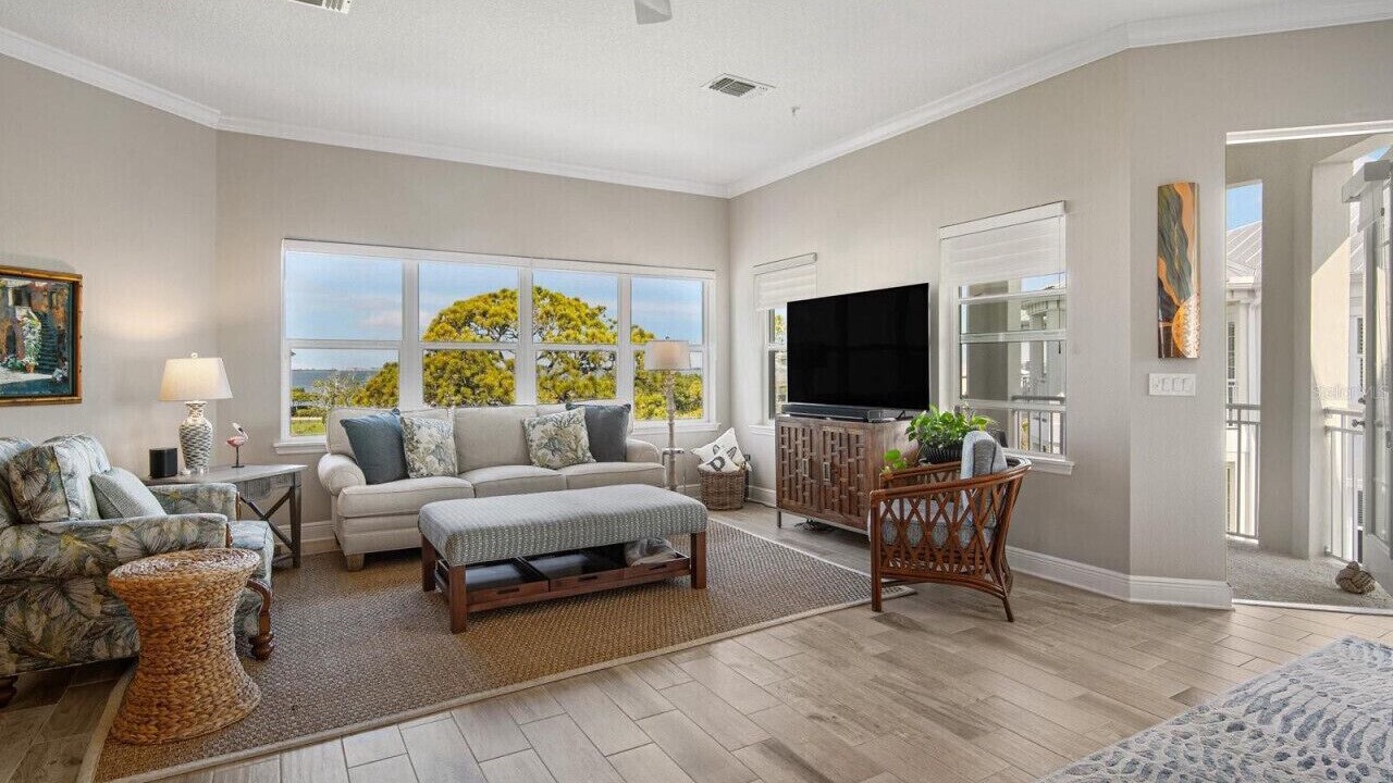Photo of Livingroom in Whitney Beach