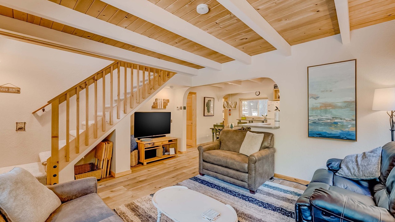 Photo of Livingroom in Tahoma