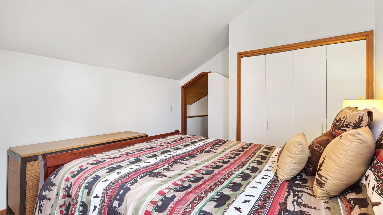Photo of Bedroom in Overlook Park