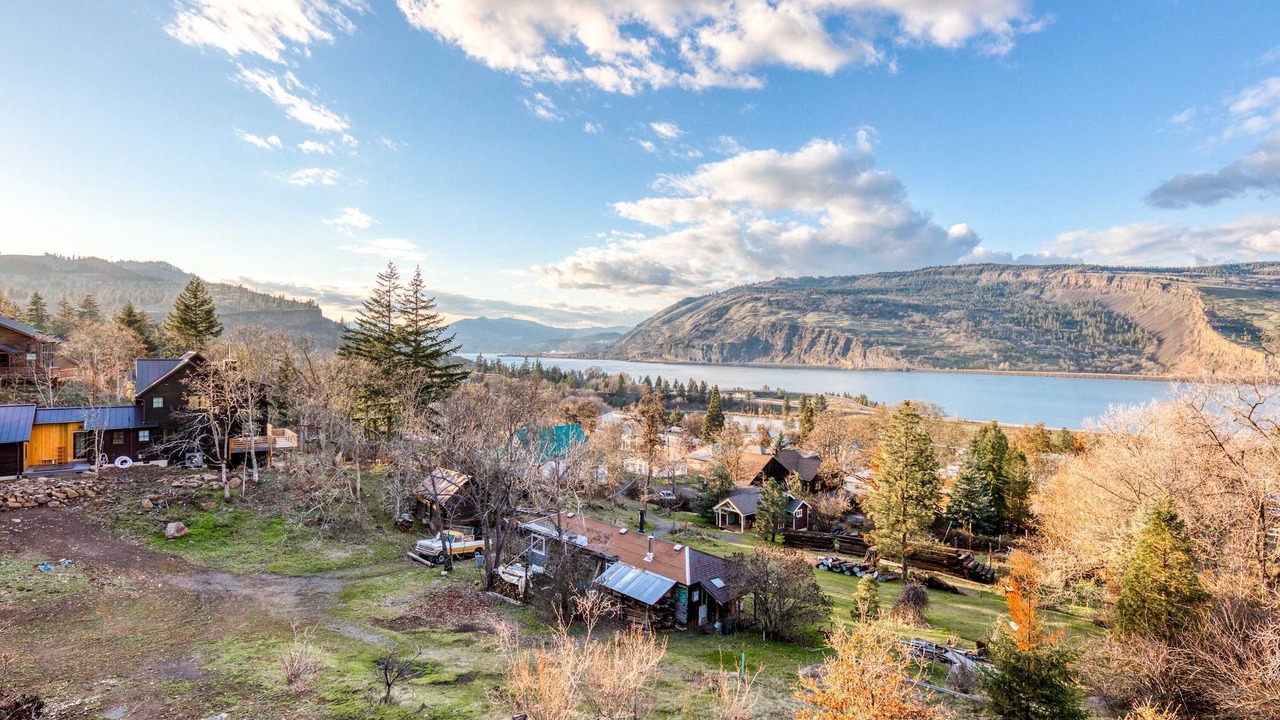 Photo of Others in Mosier