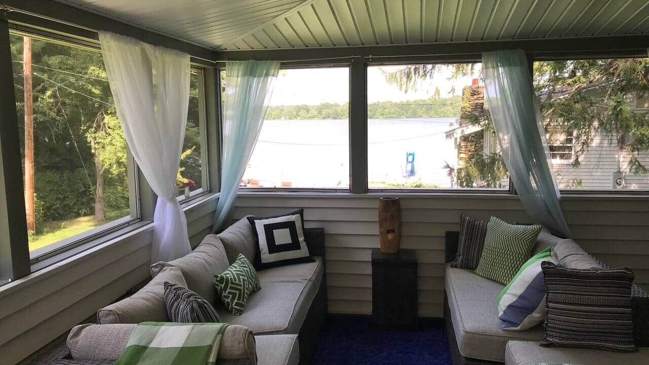 Photo of Livingroom in Lakeside