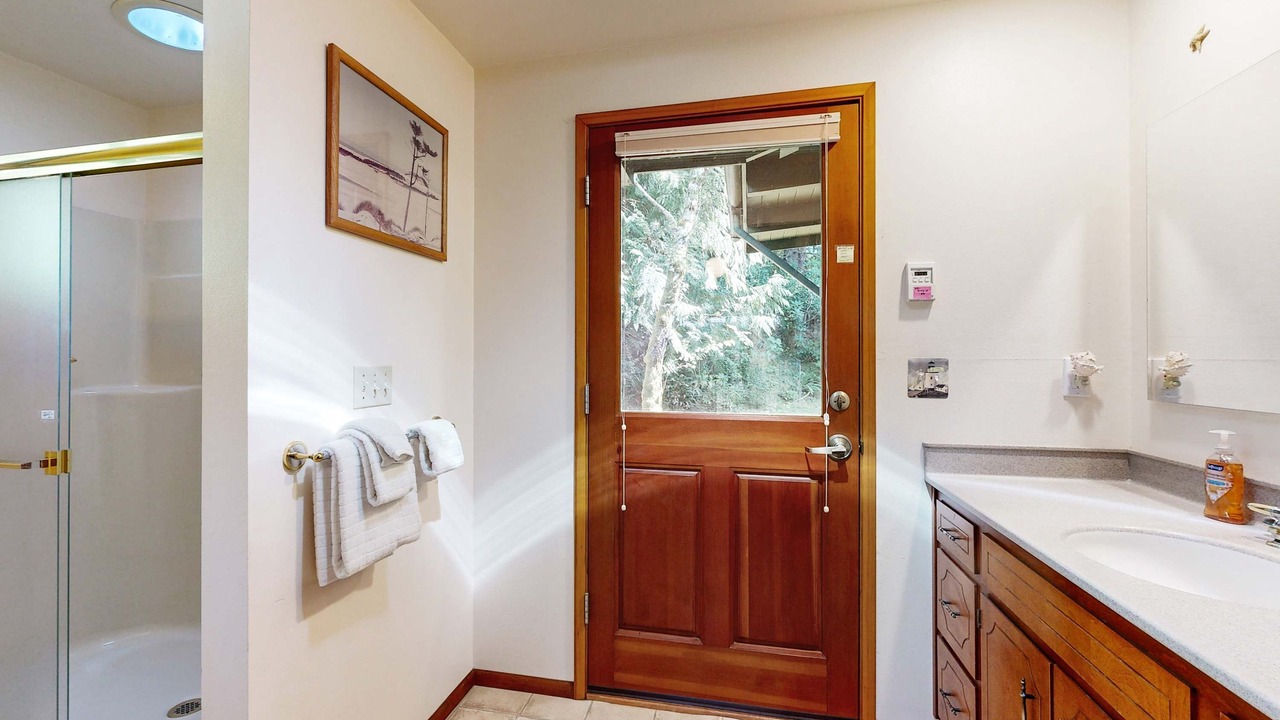 Photo of Bathroom in Dunes City