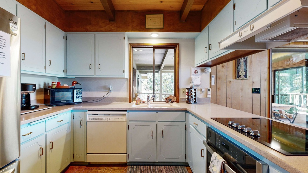 Photo of Kitchen in Dunes City