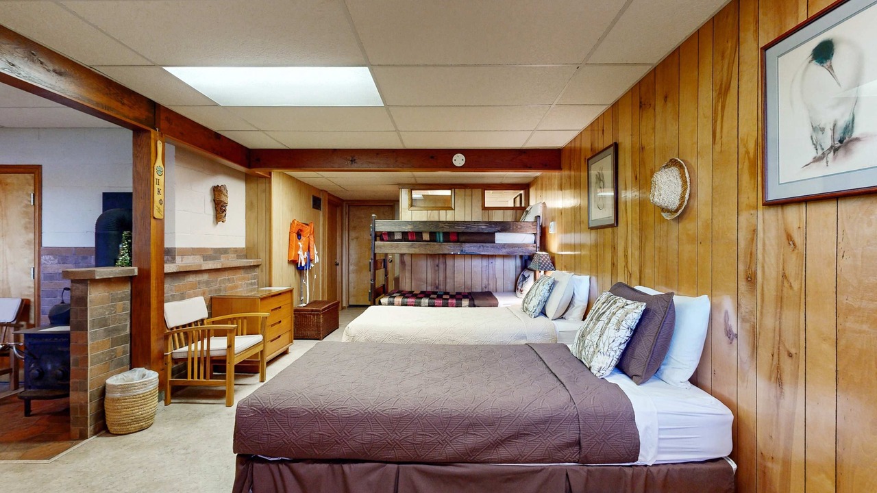 Photo of Bedroom in Dunes City