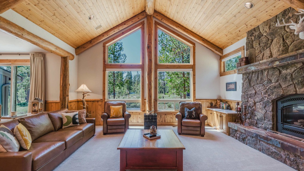 Photo of Livingroom in Sunriver