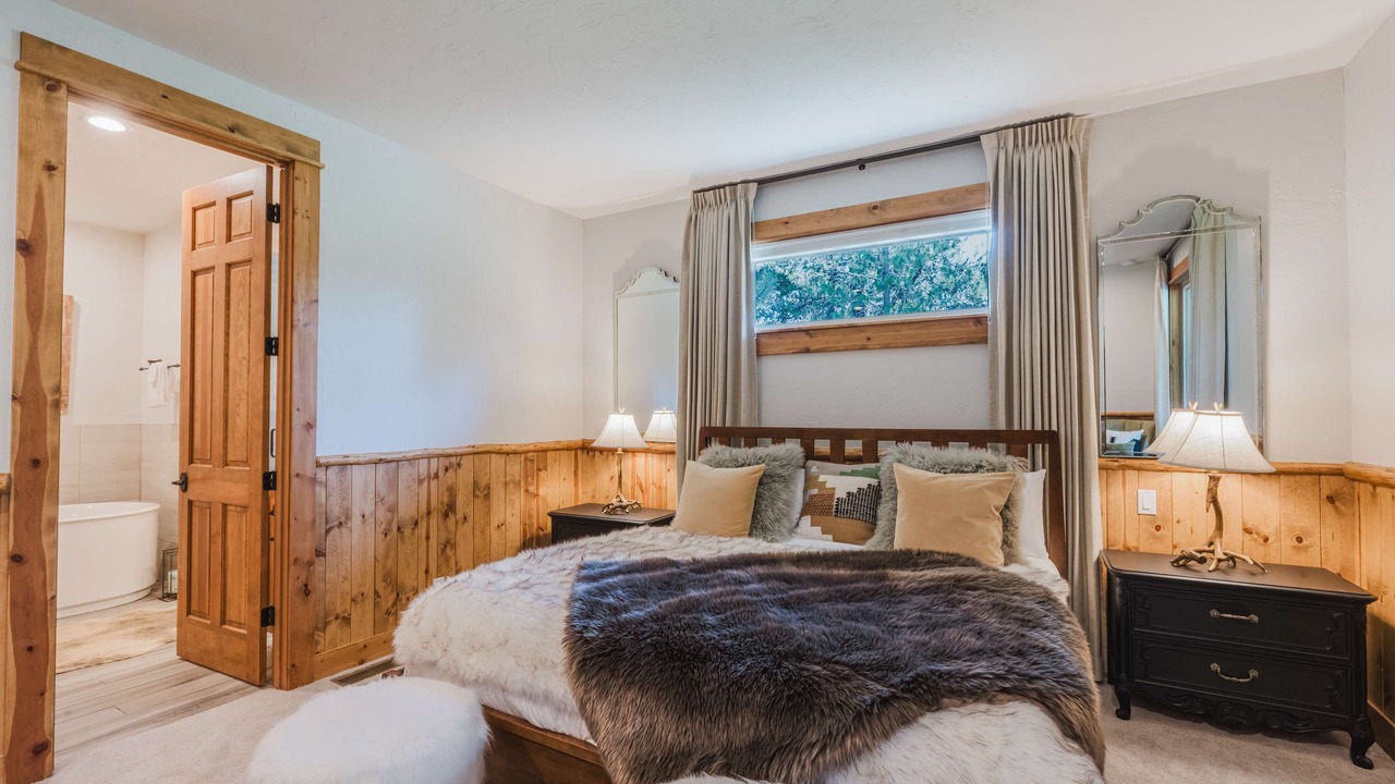 Photo of Bedroom in Sunriver