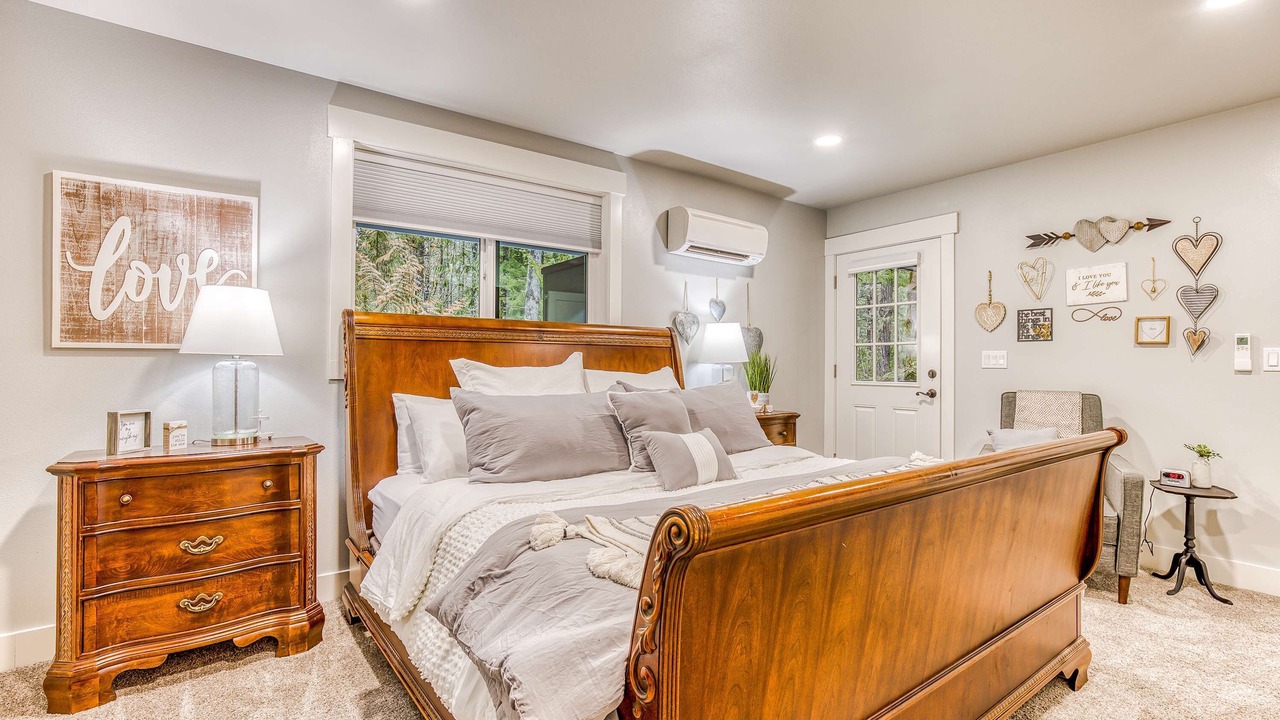 Photo of Bedroom in Welches