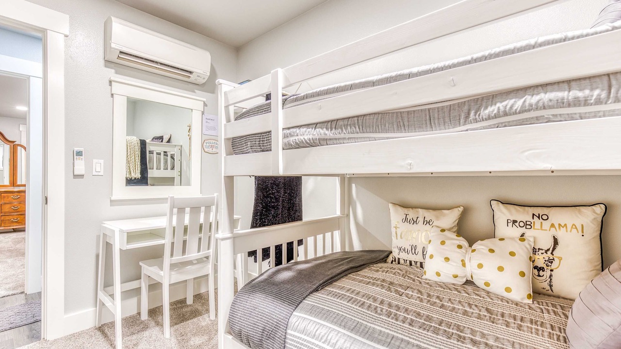 Photo of Bedroom in Welches