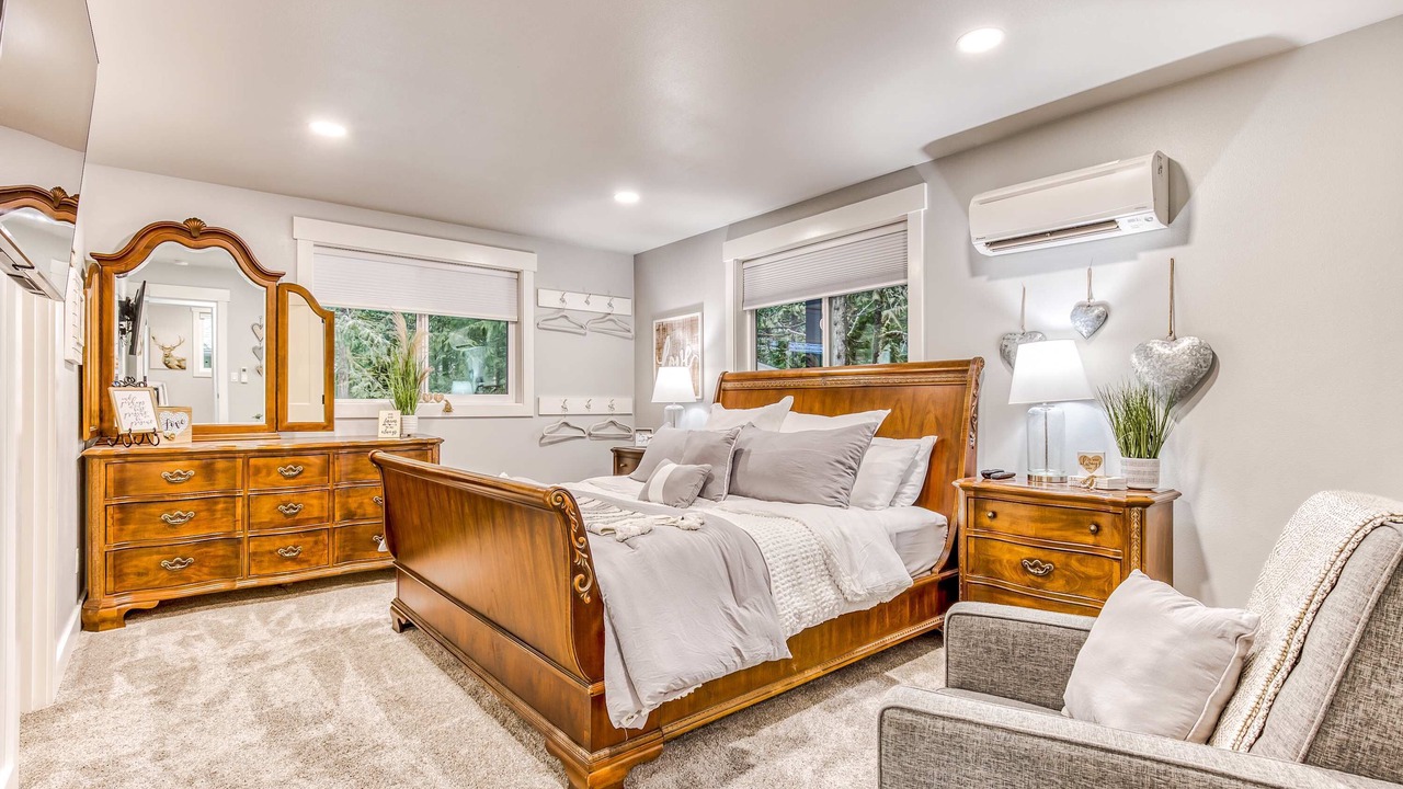 Photo of Bedroom in Welches