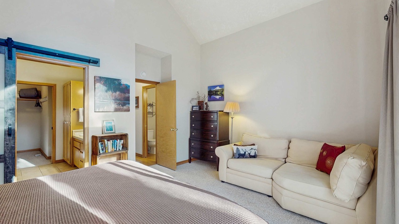 Photo of Bedroom in Welches