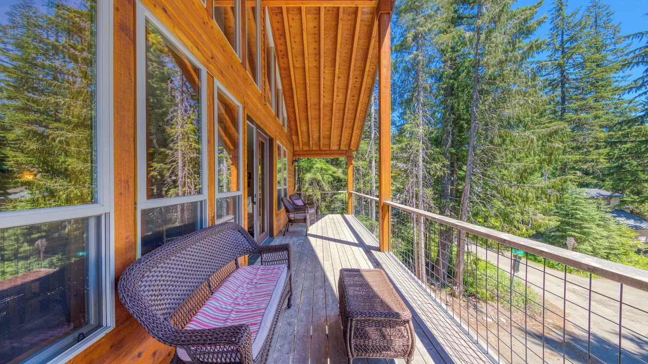 Photo of Patio Balcony in Government Camp