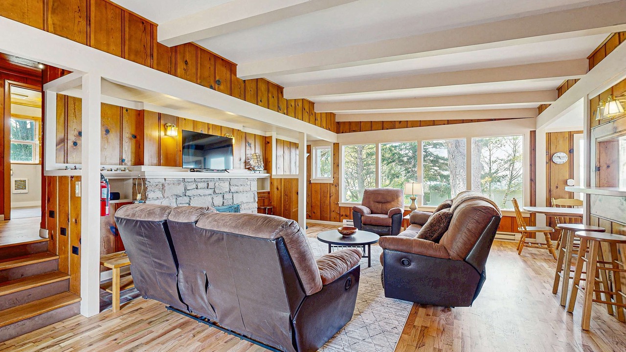 Photo of Livingroom in Neahkahnie Beach
