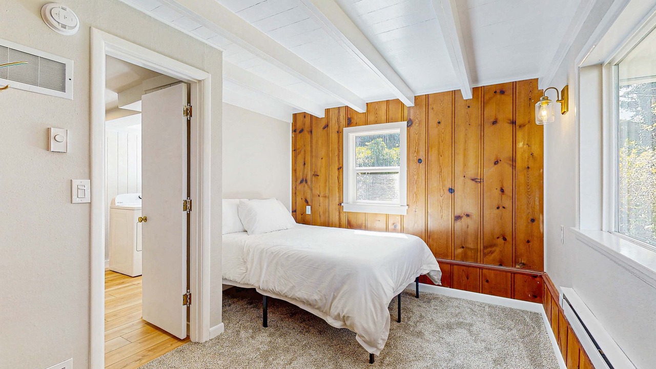 Photo of Bedroom in Neahkahnie Beach