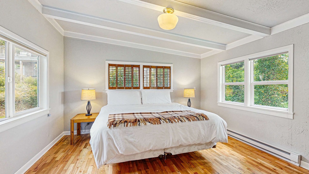 Photo of Bedroom in Neahkahnie Beach