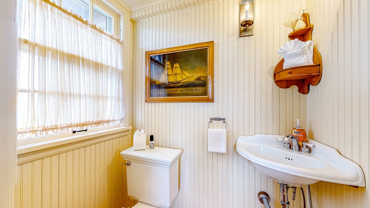 Photo of Bathroom in Seaside
