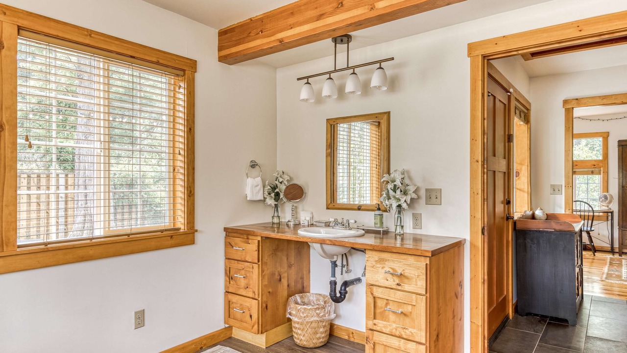 Photo of Bathroom in Marmot
