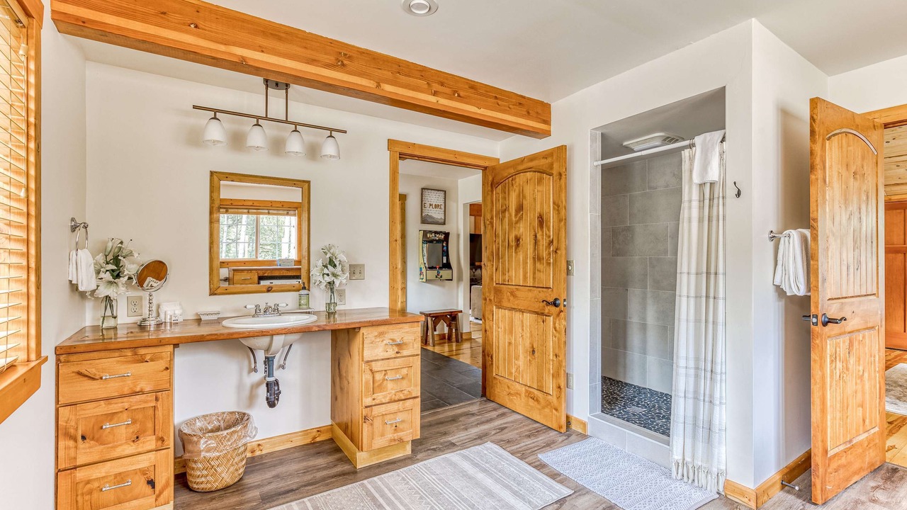 Photo of Bathroom in Marmot