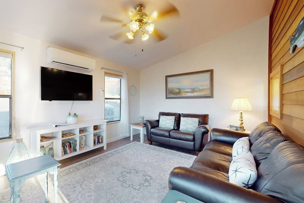 Photo of Livingroom in Brookings