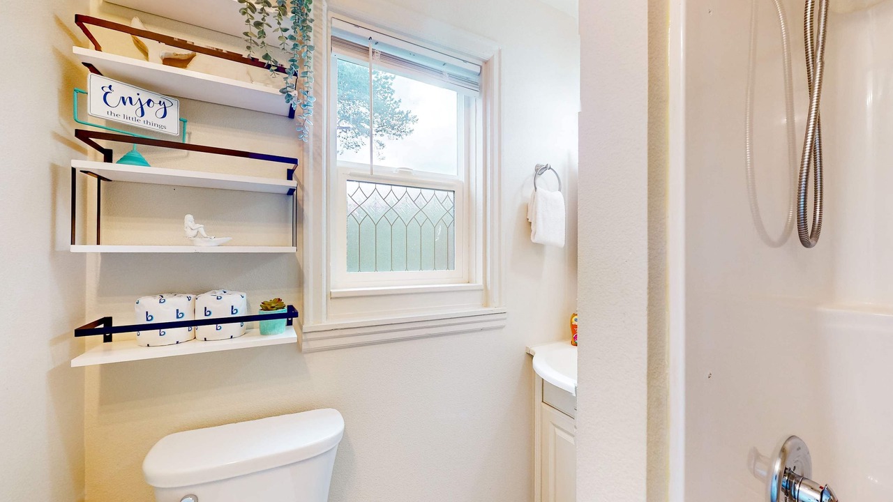 Photo of Bathroom in Waldport