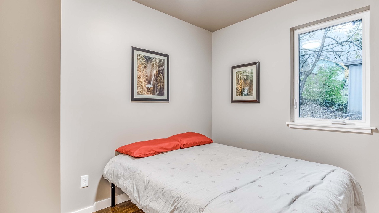 Photo of Bedroom in Cascade Locks