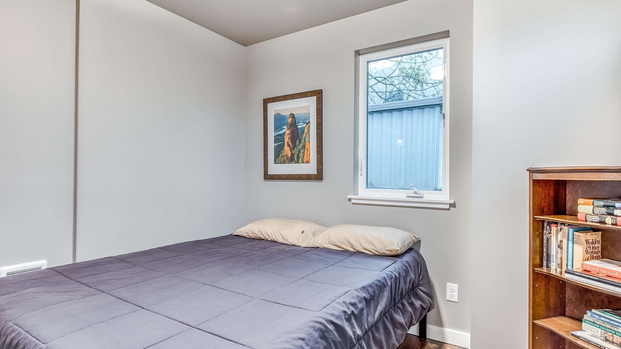 Photo of Bedroom in Cascade Locks