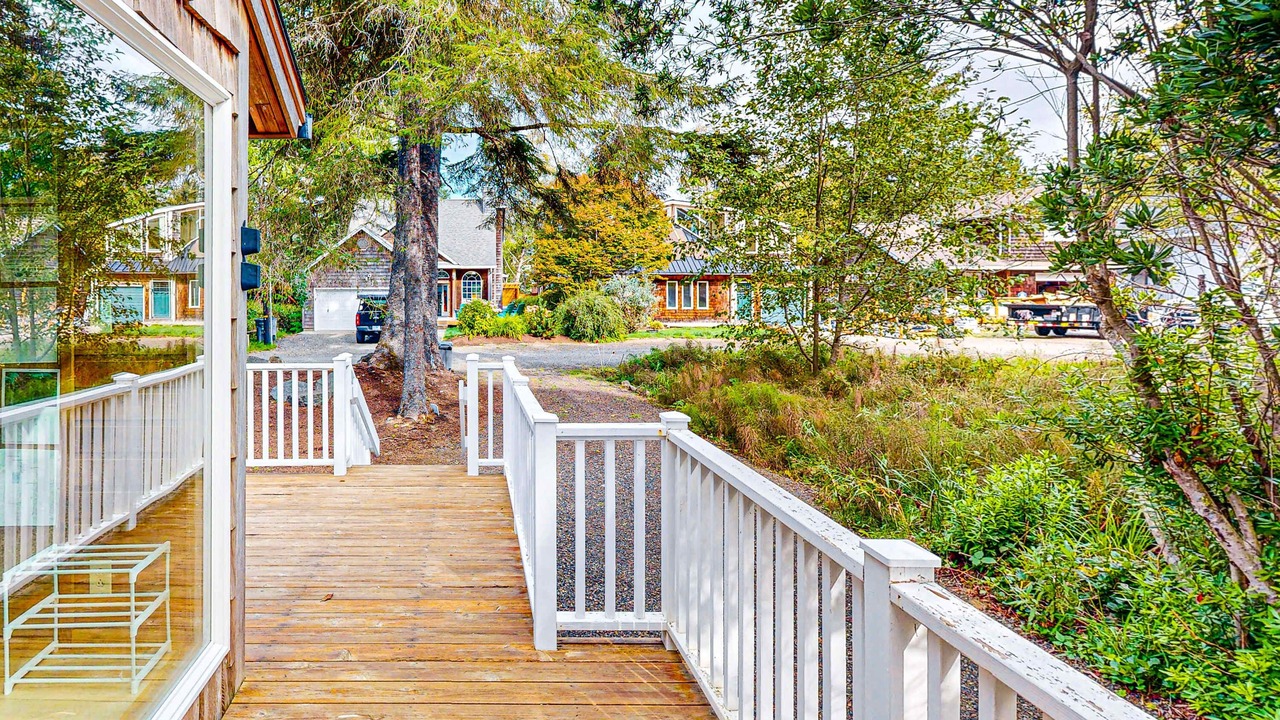Photo of Patio Balcony in Manzanita