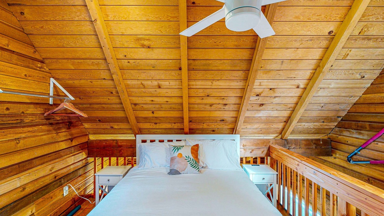 Photo of Bedroom in Manzanita