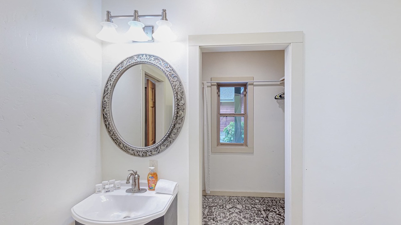 Photo of Bathroom in Dallesport