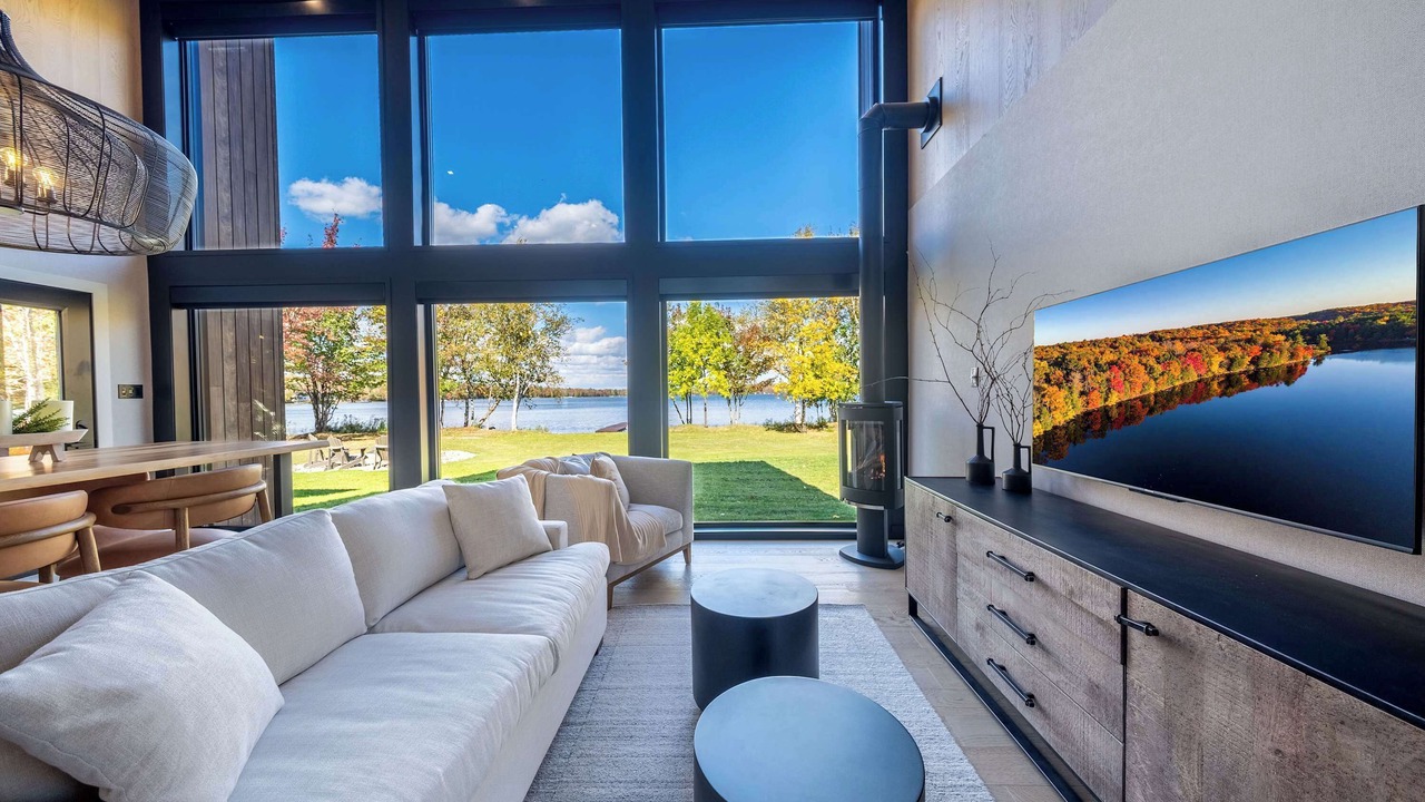 Photo of Livingroom in Lambton