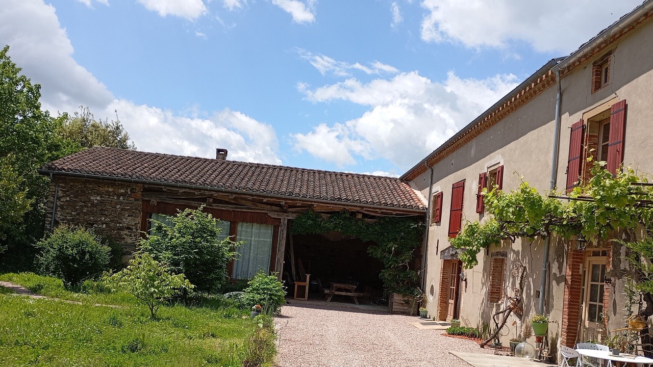 Photo of Outdoor in Andouque