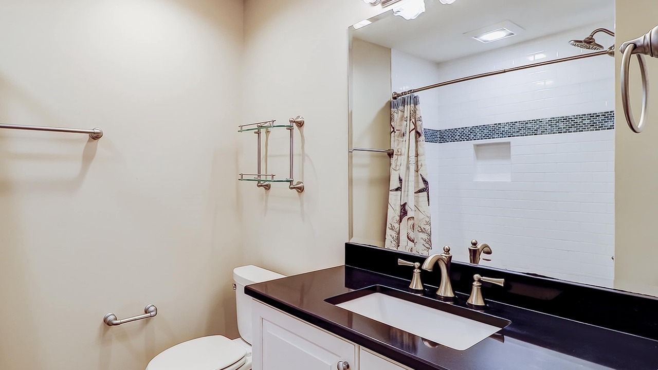 Photo of Bathroom in Beach Lagoon