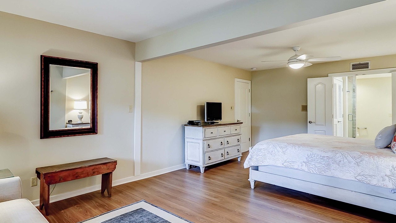 Photo of Bedroom in Beach Lagoon