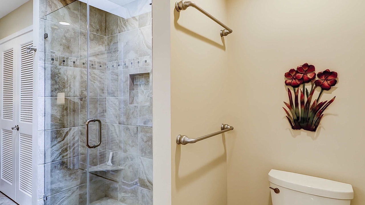 Photo of Bathroom in Beach Lagoon