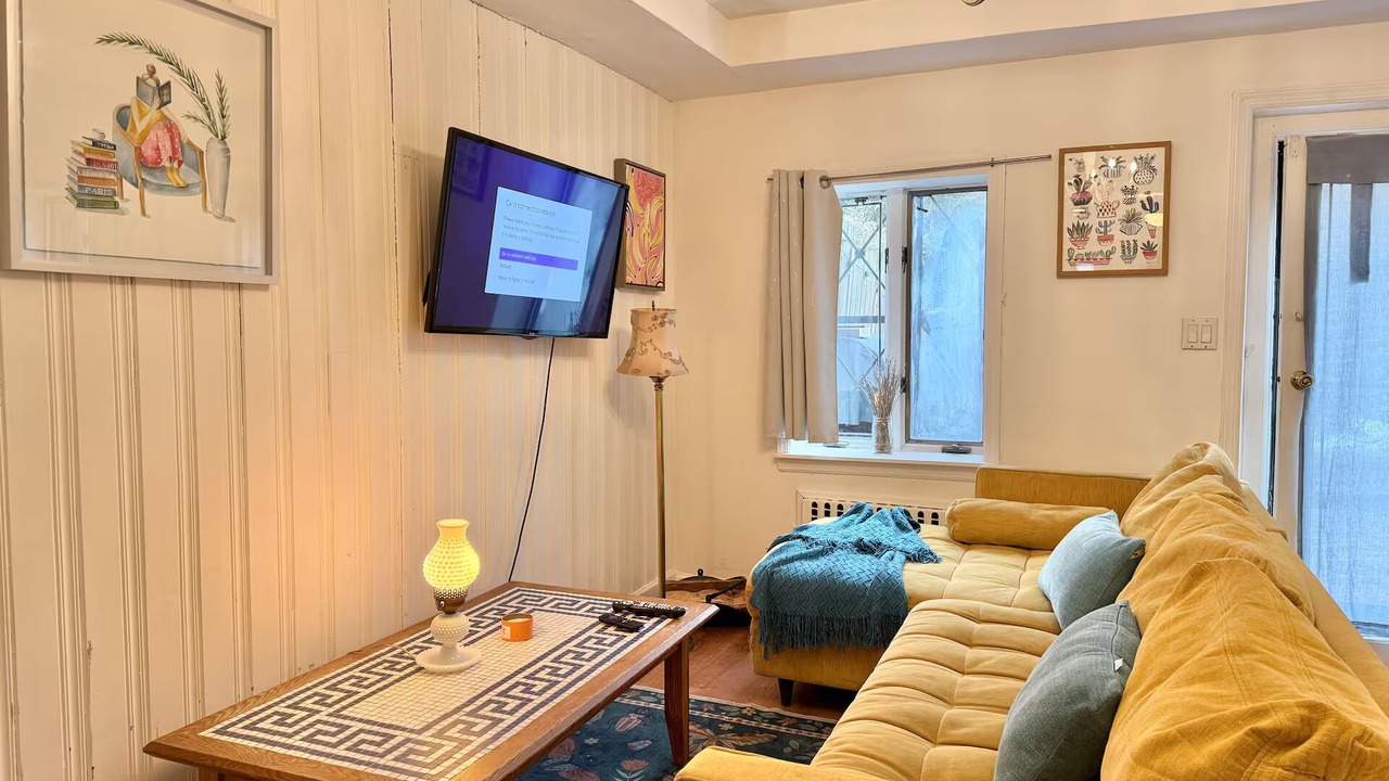 Photo of Livingroom in West New York