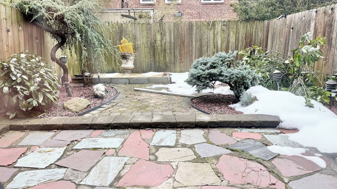 Photo of Outdoor in West New York