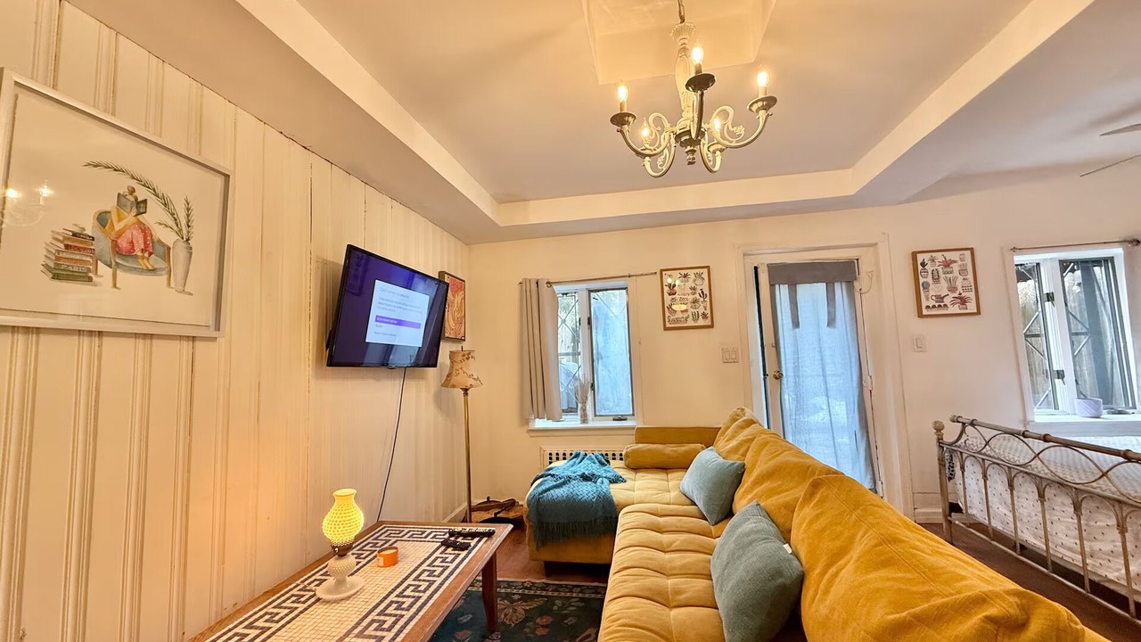 Photo of Livingroom in West New York